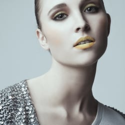 yellow lips