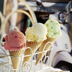 Eis im Hörnchen