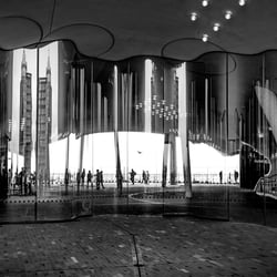 Besuchen Sie www.martinrohrmann.com – oder speziell für Architekturfotografie: www.rohrmann-architektur.de