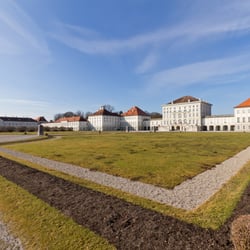 Schloß Nymphenburg im Sommer