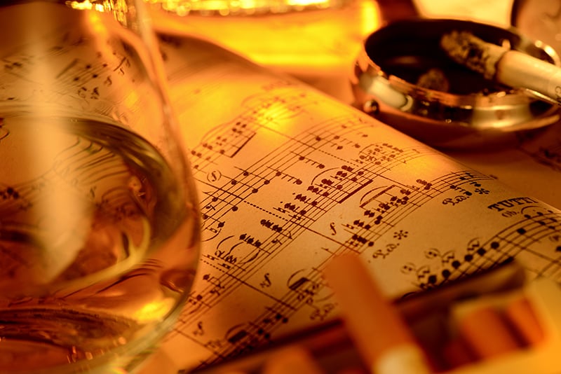 still life mit Musik