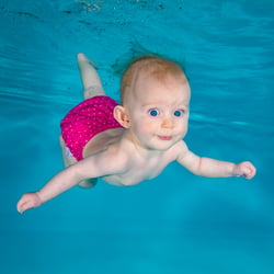Babyschwimmen Unterwasser