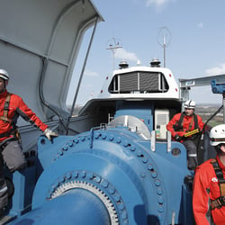 Serviceteam auf der Windkraftanlage in 80m Höhe