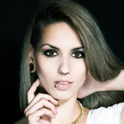 Smokey Eyes / Nude Lips