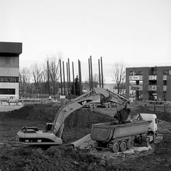 Große Baustelle vor dem Stadthaus