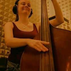 Lisa Hoppe im LowSwing Tonstudio