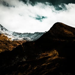 Serie ROUGH I.  Konzept / Fotografie / Bildbearbeitung / Retusche.