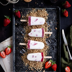 Strawberry Cheesecake Eis am Stiel