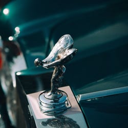 DeutschDrive: Mietwagen für jeden Anlass - Von Luxuslimousinen bis Oldtimer