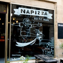 Schaufenster einer Pizzeria in Fürth
