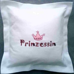 1 Kissen 30cm x 30cm mit Stehsaum, Baumwolle weiß, bestickt mit Prinzessin und Krone