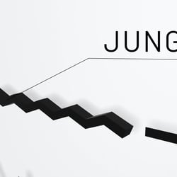 UNIQ Logo Reveal V03