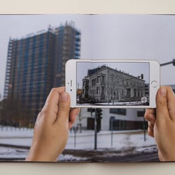 AR-Demonstration – Altbau überlagert Neubau per Smartphone