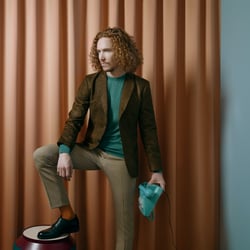 Fotograf: Thomas Sawer & Manfred Daams @ Maison Musitowski Model: Lukas Bönninghausen Styling, Hair & Make Up: Carina M