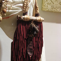 Handtasche aus Jersey und verschiedenen Samenkapseln