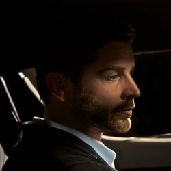 Mann im Auto TESLA II