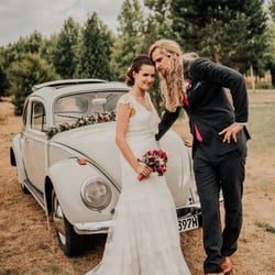 Hippiehochzeit mit Oldtimer in Frankfurt am Main