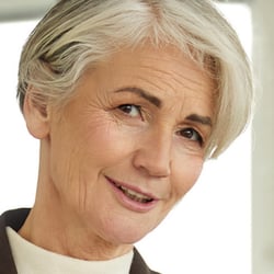 Business- und Personal-Branding-Aufnahmen mit Fokus auf Persönlichkeit, Vertrauen und professionelle Präsenz.