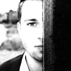 Men Shooting / 2005