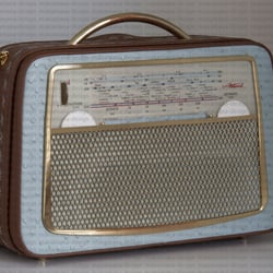 Radiohandtasche braun-türkis u61 schräg