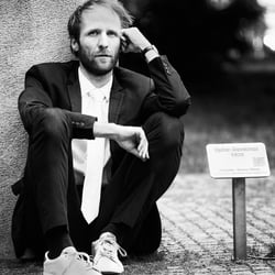 DENIS LARISCH // Schauspieler