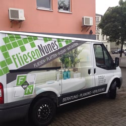 Fahrzeugbeschriftung mit Verklebung