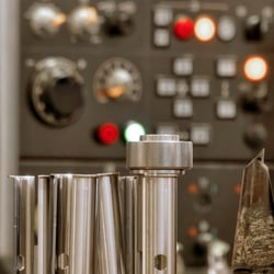 Werkstücke vor CNC Steuerung