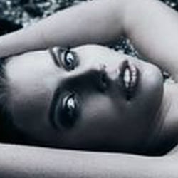 by Oliver Meyer; Model Sarah Anessa Hitzschke