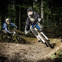 Sportwerbung  Sportfotografie Mountainbike Fahrrad Downhill Cross