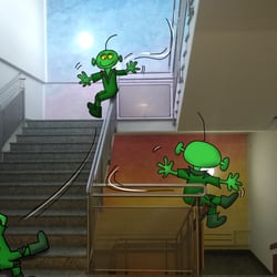 Aliens rutschen im Treppenhaus (Illustration für den Englischunterricht einer Kollegin)
