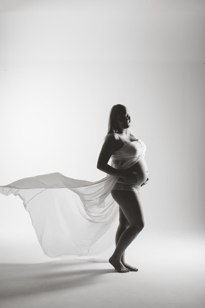 Babybauchbilder in unserem Studio