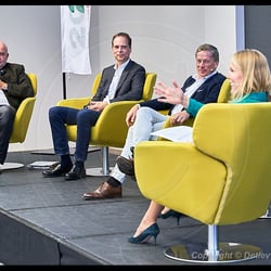 Dietrich Monstadt-MdB, Dr. Alexander Moscho-COO, Dr. Michael Lonsert-CEO, RA Prof. Hendrik Schneider, Mod.: Victoria Strachwitz