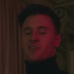 Standbild „Aron Pinter – Too Far Away“ (Musikvideo)