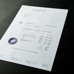 Briefpapier – Rechnung mit Stempelabdruck