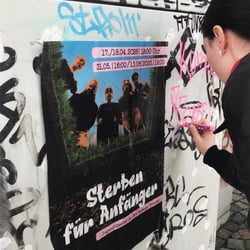 Plakat am OPT_vor Ort