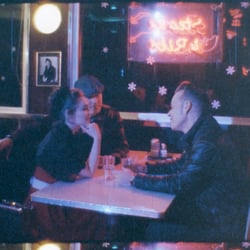Standbild „Frankfort Special – All I Want“ (Musikvideo – analog)