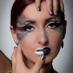 Model: Lisa Busch Photo: Picturetools