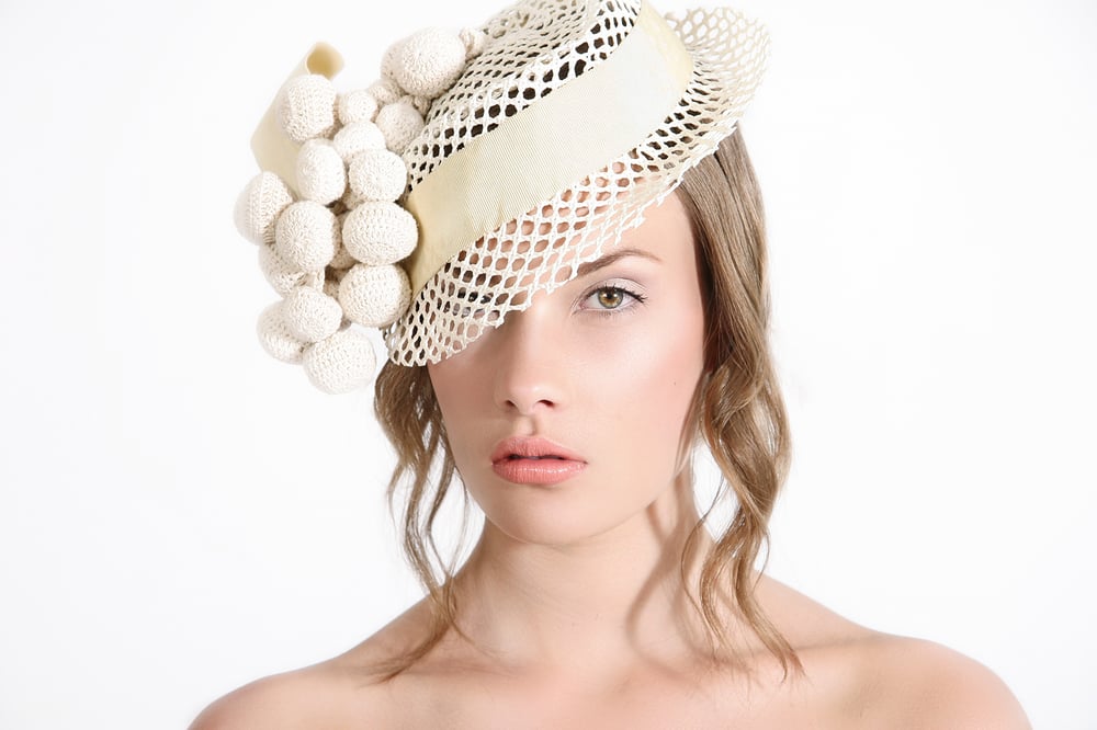 Beauty/Fashion Retusche für eine Hutmode Linie