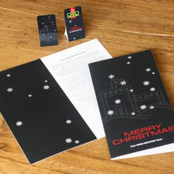 Weihnachtspräsente und -karten