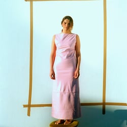 Sylvia – in Reykjavik (bekleidung für Björk)