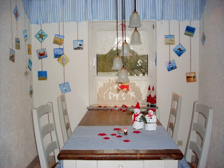 Esszimmer – auch die „Gardine“ ist gemalt…