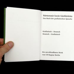 Aufgeschlagen.03