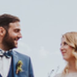 Freie Trauung in einem Garten Hochzeitsfotograf Frankfurt Matthieu Lenz87