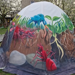 Grafitti Zelt „Wurmloch“ Weltacker Berlin 2024