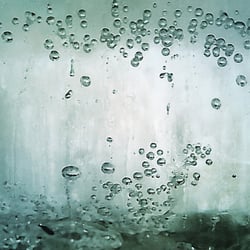 Fotografie; Eis4 – Serie  Nahaufnahme, eingefrorene Wasserblasen , digital nachbearbeitet