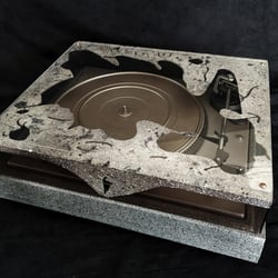 Turntable / Plattenspieler ‚The dancing Gost of the Sea‘ h