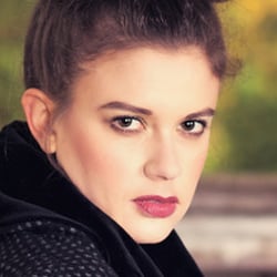 Hanna Schreiber in „Time Flies“ (Yer Olde English Style)