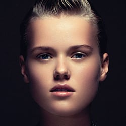 Make-up and Hair : Dagmar Schwarz