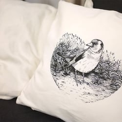 Polster mit handgezeichneter Illustration