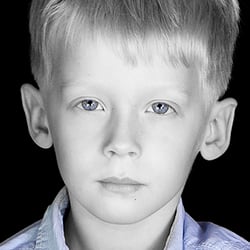 kinderfoto kevin allein zu haus